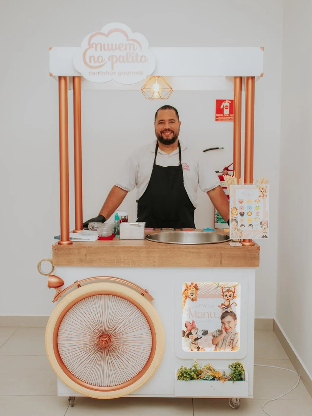 Carrinho gourmet da Nuvem no Palito montado para o evento